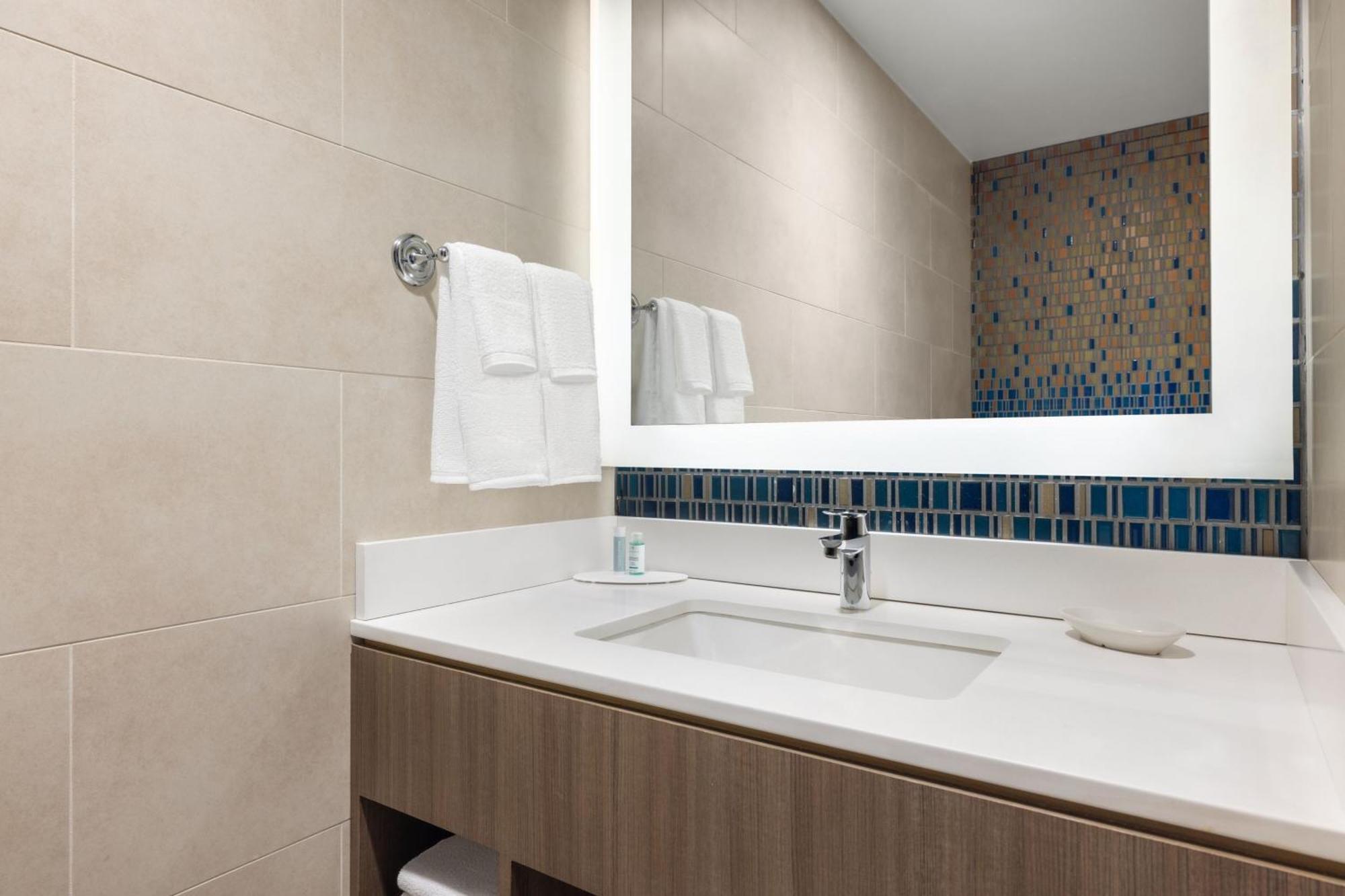 Courtyard By Marriott New York Manhattan/Chelsea Exteriör bild